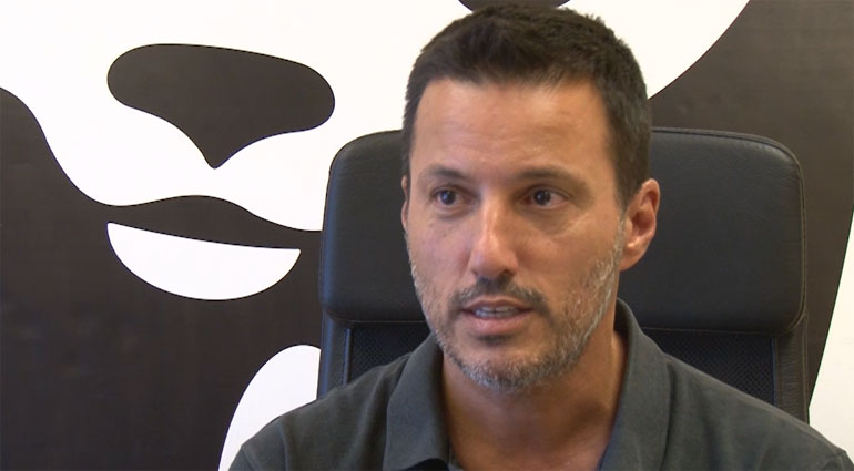 Ο Γενικός Διευθυντής του WWF Ελλάς, Δημήτρης Καραβέλλας, υπέβαλλε μήνυση κατά παντός υπευθύνος για την περιβαλλοντική ρύπανση στον Σαρωνικό