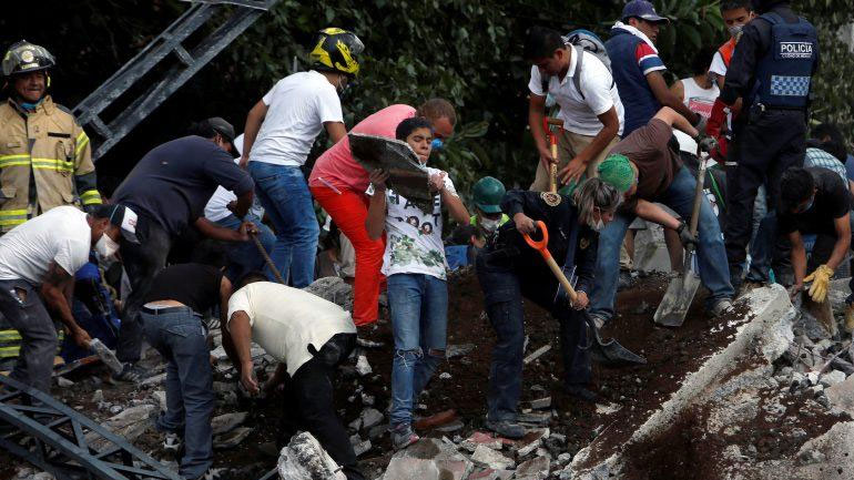 Πρόθυμη να στείλει στο Μεξικό ομάδα έρευνας και διάσωσης η Ελλάδα