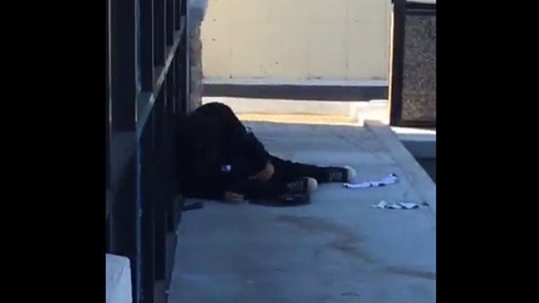 Σοκ στην Καλιφόρνια: Νεαρός δέχεται έξι σφαίρες από αστυνομικό και πέφτει νεκρός