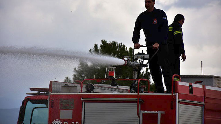 Θεσσαλονίκη: Σε εξέλιξη επιχείρηση κατάσβεσης πυρκαγιάς στην περιοχή Λιβάδι