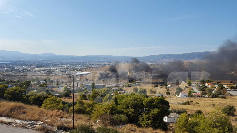 Φωτιά σε ξερά χόρτα στον Ασπρόπυργο