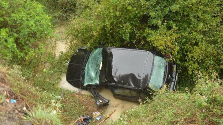 Βουτιά θανάτου για 74χρονο σε χαντάκι πέντε μέτρων Βουτιά θανάτου για 74χρονο σε χαντάκι πέντε μέτρων