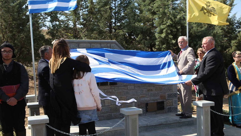 Κοζάνη: Σε κλίμα συγκίνησης τα αποκαλυπτήρια του μνημείου προς τιμήν του ειδικού φρουρού Στάθη Λαζαρίδη