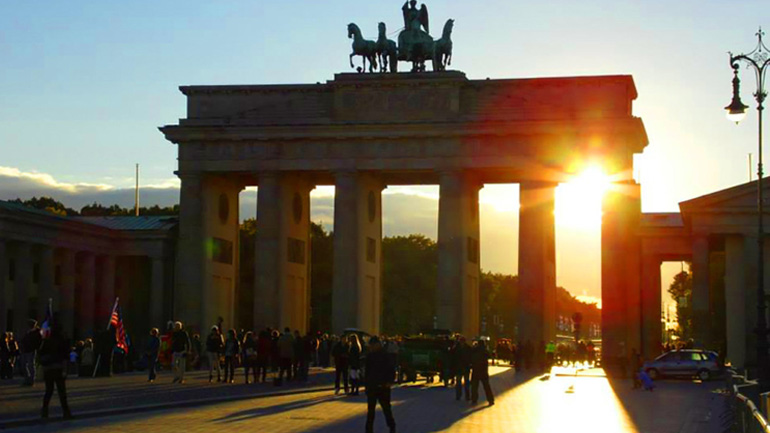 LIVE: Τα πρώτα αποτελέσματα του exit poll
