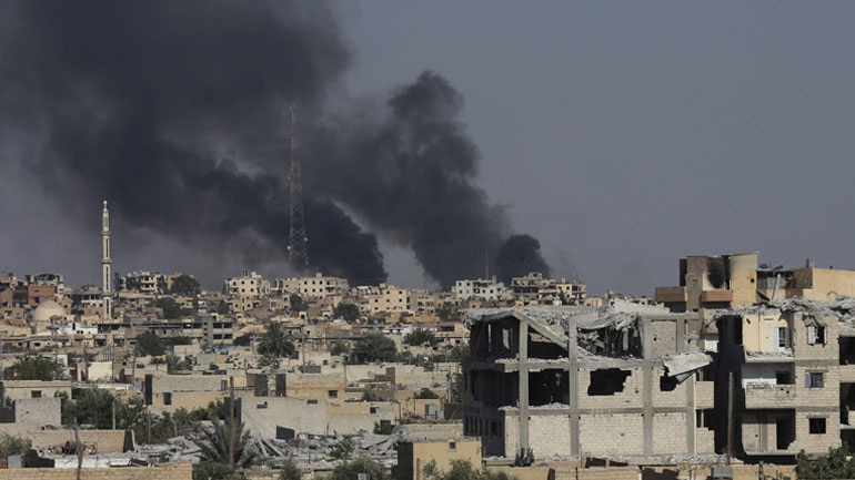 Συρία: Τουλάχιστον 27 άμαχοι σκοτώθηκαν σε ρωσικούς βομβαρδισμούς στην επαρχία Ιντλίμπ Συρία: Τουλάχιστον 27 άμαχοι σκοτώθηκαν σε ρωσικούς βομβαρδισμούς στην επαρχία Ιντλίμπ