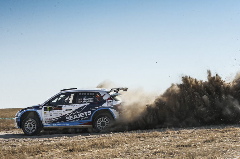 Για να δούμε αν θα καταφέρει ο Πορτογάλος  Bruno Magalhaes να στεφθεί πρωταθλητής Ευρώπης Ράλι έχοντας χορηγό ελληνική εταιρεία!