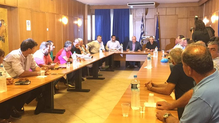 Απογοητευμένοι οι αλιείς του Σαρωνικού από τη συνάντηση με τον Β. Αποστόλου