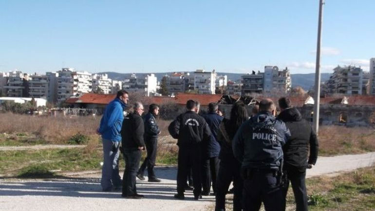 Επιχείρηση απομάκρυνσης των «πειρατών των μπλε κάδων» από το χώρο του στρατοπέδου Κόδρα