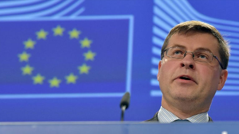 Ντομπρόβσκις: «Πρωτογενές πλεόνασμα 3,5% για το 2018»