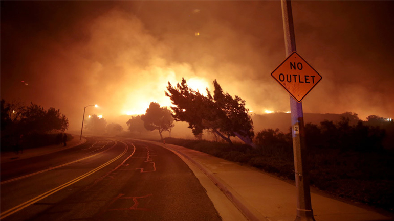 Καλιφόρνια: Καταστροφική πυρκαγιά – Εκκενώνονται σπίτια και σχολεία
