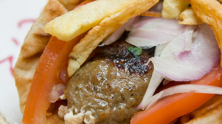 Ρόδος: Πίτα μπιφτέκι απ’ όλα και με λίγη… ηρωίνη