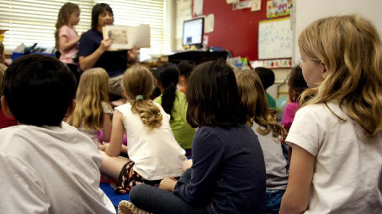 Το 84% των μαθητών του δημοτικού στην E.E. μαθαίνει τουλάχιστον μία ξένη γλώσσα