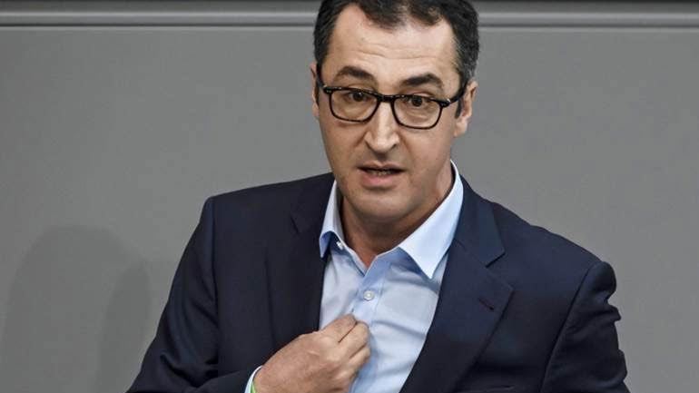 Σενάρια για την επόμενη μέρα στη Γερμανία: Θα είναι ΥΠΕΞ ο τουρκικής καταγωγής Εζντεμίρ;