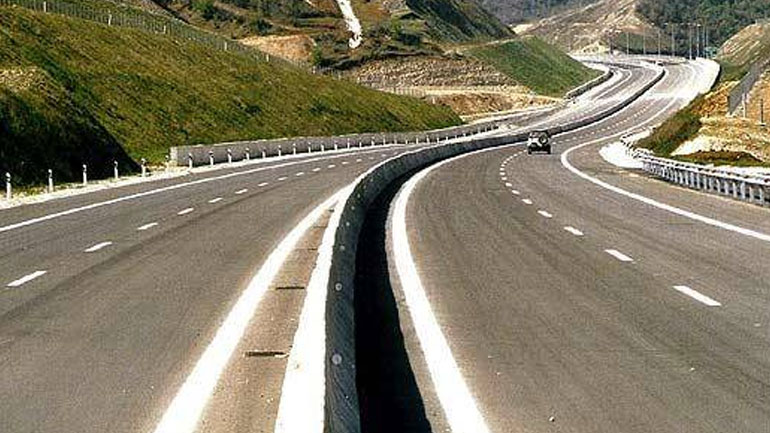 Διακινητές εγκατέλειψαν πρόσφυγες και μετανάστες στην Εγνατία Οδό