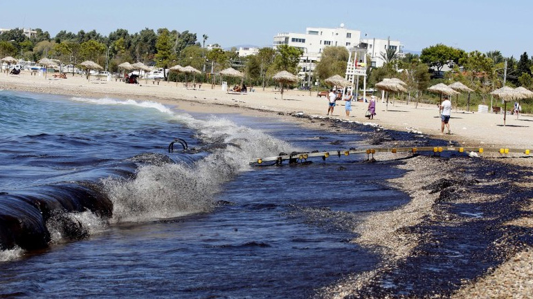 Ενέργειες για την προστασία των καταναλωτών μετά τη ρύπανση στον Σαρωνικό