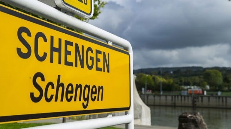 Η Ευρωπαϊκή Επιτροπή ζητεί παράταση των ελέγχων στα εσωτερικά σύνορα του χώρου Σένγκεν