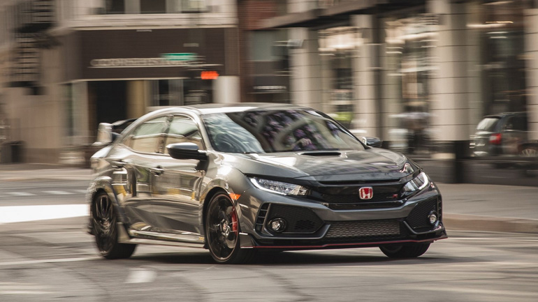 Δεν φαντάζεστε πόσων χρόνων είναι οι πρώτοι ιδιοκτήτες του νέου Type R