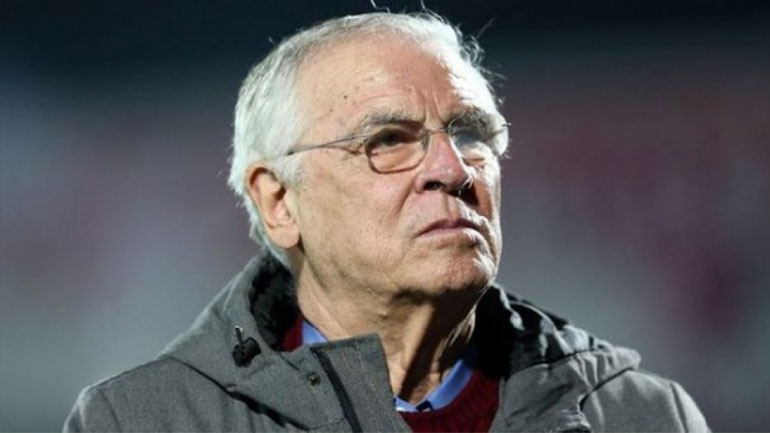 Θεοδωρίδης: «Ταλαιπωρηθήκαμε από τις εφευρέσεις του άλλου προπονητή»