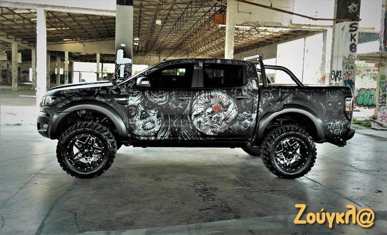 Από τα πλάγια...