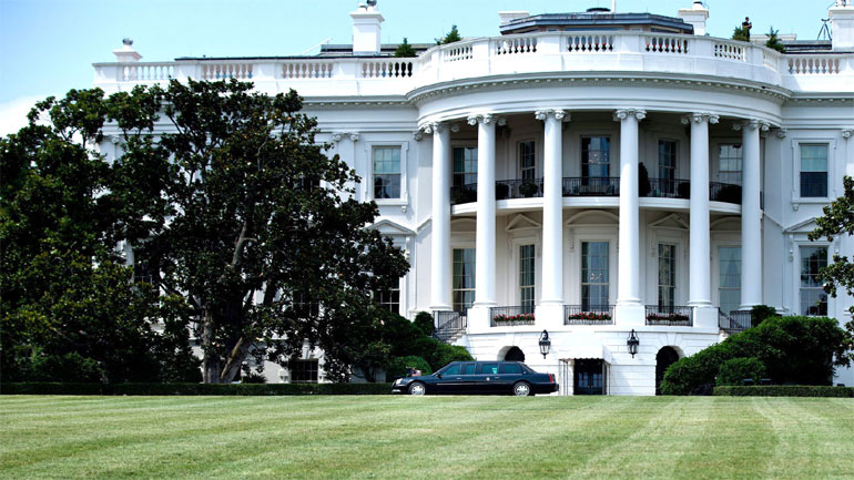 Υπό εξέταση θέτει ο Λευκός Οίκος το νέο πλαίσιο εποπτείας για τις ναυλωμένες πτήσεις υπουργών