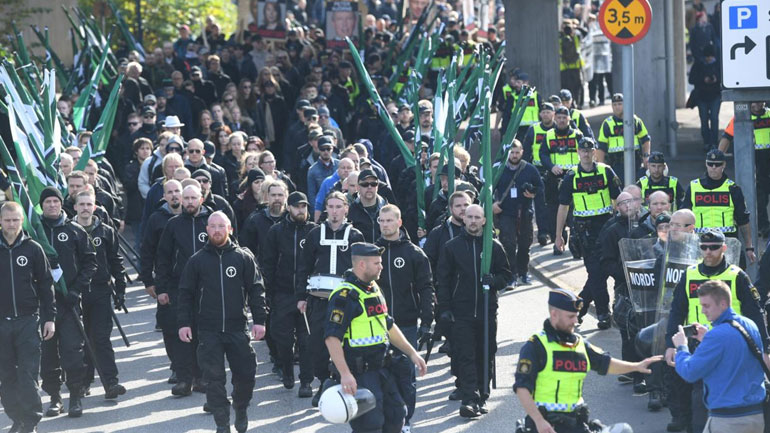 Σουηδία: 35 συλλήψεις σε βίαια επεισόδια μεταξύ νεοναζί, αντιφασιστών και αστυνομικών δυνάμεων