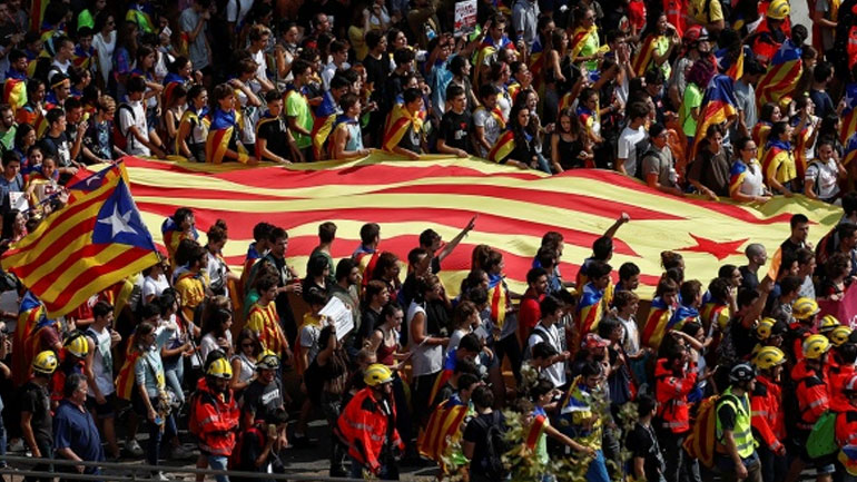 Καταλονία: Οι αυτονομιστές είναι αποφασισμένοι να προχωρήσουν με το αυριανό δημοψήφισμα