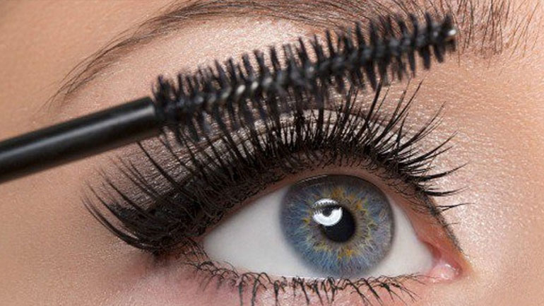 Πώς θα φορέσω σωστά τις ψεύτικες βλεφαρίδες;