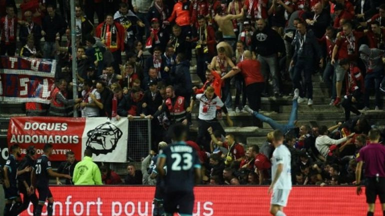 Υποχώρησε το κιγκλίδωμα στο Λιλ-Αμιέν – 29 τραυματίες, 5 από τους οποίους σε σοβαρή κατάσταση