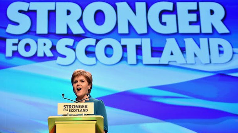 Η Σκωτσέζα πρωθυπουργός εκφράζει την ανησυχία της και καλεί την Ισπανία να «αλλάξει πορεία»