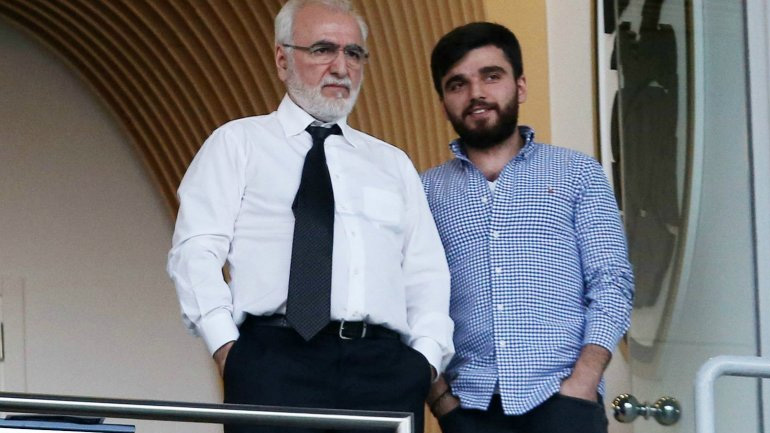 Γ. Σαββίδης: «Αποφάσισε που φτύνεις και που γλύφεις»