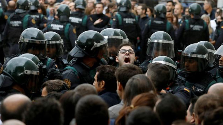 DW: Δημοψήφισμα στη σκιά της βίας