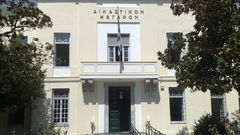 Βόλος: Μπήκε στα δικαστήρια με αεροβόλο και συνελήφθη