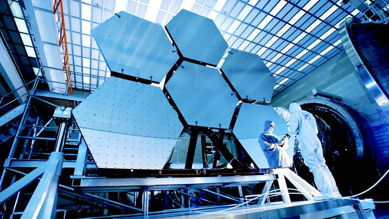 Νέα καθυστέρηση από τη NASΑ για το μεγαλύτερο διαστημικό τηλεσκόπιο James Webb, που θα εκτοξευθεί το 2019