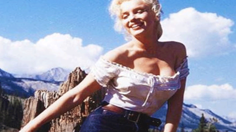 Σε δημοπρασία τζιν που φορούσε η Μέριλιν Μονρόε και άλλα κομμάτια της προσωπικής συλλογής του Τόμι Χίλφιγκερ