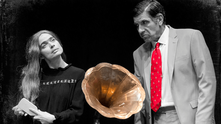 «Οι Γαμπροί της Ευτυχίας» με τον Γιάννη Μπέζο στο θέατρο Προσκήνιο