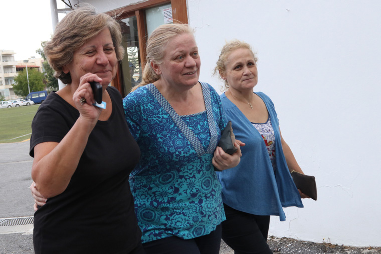 Συγκινημένοι οι συγγενείς του Μ. Λεμπιδάκη μετά την απελευθέρωσή του