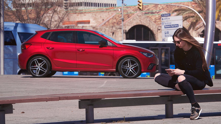 Τα Seat συνομιλούν ήδη με τους οδηγούς Τα Seat συνομιλούν ήδη με τους οδηγούς