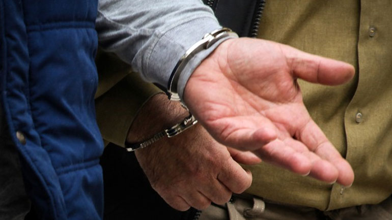 Πάτρα: Συνελήφθησαν τρια άτομα που απειλούσαν πεζούς με αεροβόλο