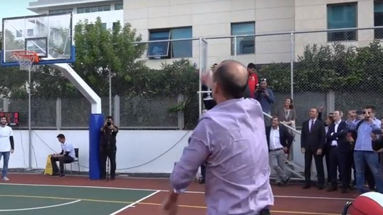 Τα… τρίποντα του Παναγιώτη Αγγελόπουλου