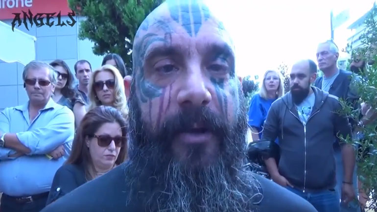 Συγκέντρωση διαμαρτυρίας έξω από τη ΓΑΔΑ από φιλόζωους