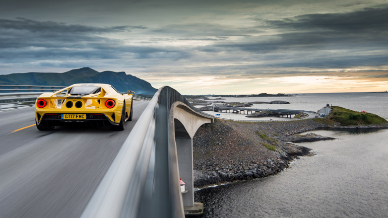 Στους καλύτερους δρόμους της Ευρώπης με το κορυφαίο supercar Στους καλύτερους δρόμους της Ευρώπης με το κορυφαίο supercar