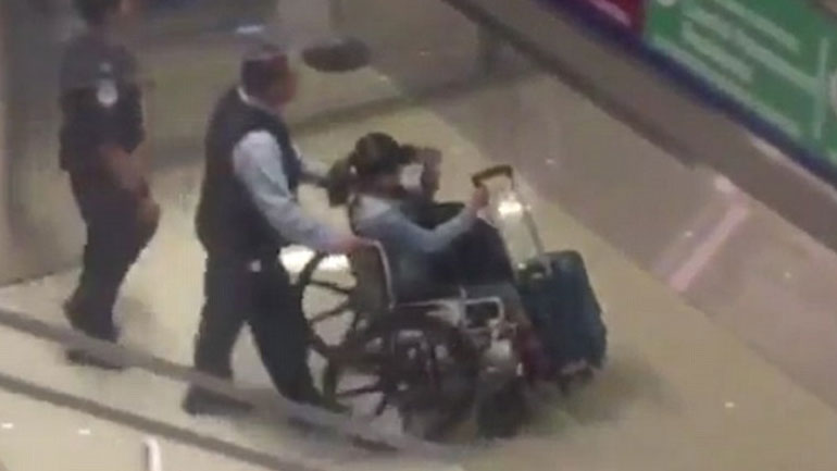 Σε αναπηρικό καροτσάκι έφτασε στις ΗΠΑ η σύντροφος του μακελάρη του Λας Βέγκας