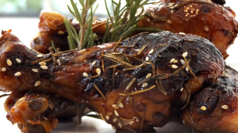 Μπουτάκια κοτόπουλου με σος από μέλι