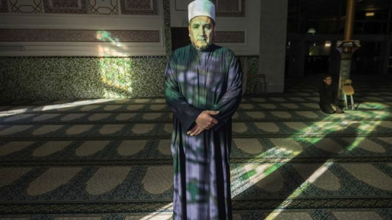 Ανακαλείται η άδεια παραμονής στο Βέλγιο του ιμάμη των Βρυξελλών