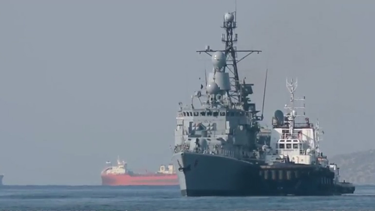 Η ΝΑΤΟϊκή φρεγάτα FGS LUBECK F214 στο λιμάνι του Πειραιά