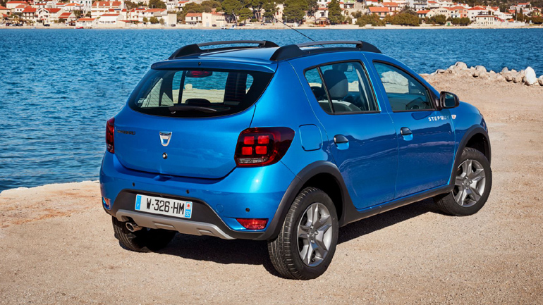 Προσφέρεται με 5 χρόνια εργοστασιακή εγγύηση και 3 χρόνια οδική βοήθεια