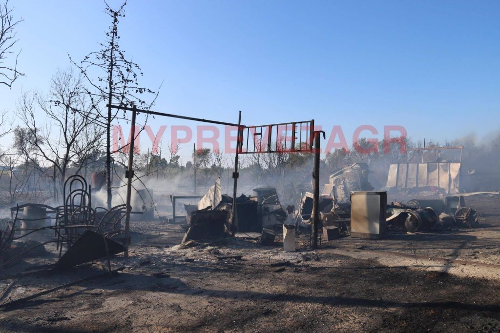 Μια μάντρα κάηκε ολοσχερώς