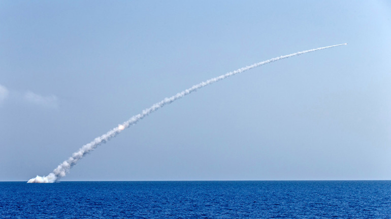 Ρωσία: Ρωσικά υποβρύχια έπληξαν με πυραύλους στόχους του “Ισλαμικού Κράτους” στη Συρία.