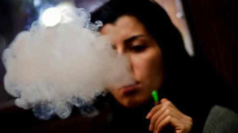 Ιράν: Ο εισαγγελέας της πόλης Κομς κόβει… το ναργιλέ στους κατοίκους