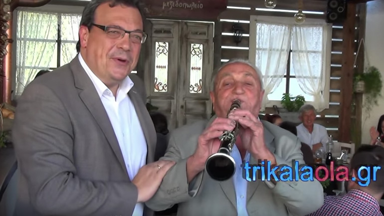 Τρίκαλα: Υποδέχθηκαν τον Φάμελο με… κλαρίνα!